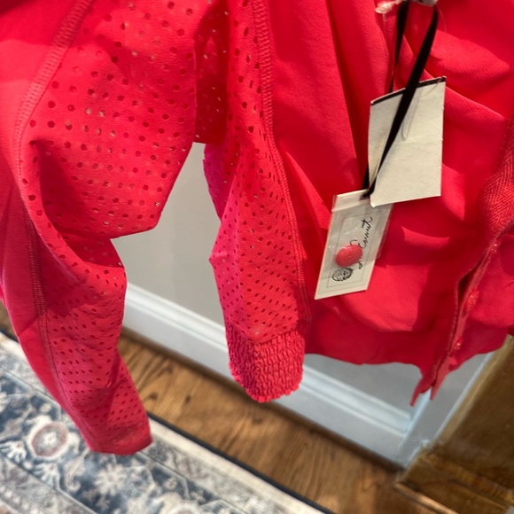 NWT In Earnest Rouche Portrait top - Picture 4 of 6